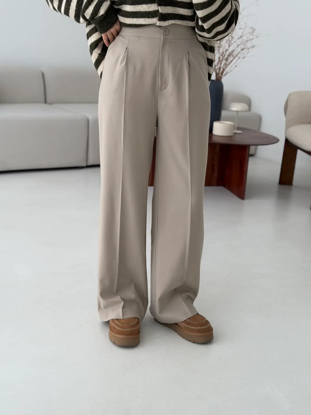 Arkası Lastikli Bol Paça Pantolon Bej - Görsel 2