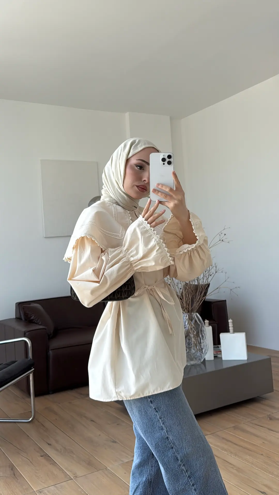 Bebe Yaka Dantel Geçişli Gömlek Krem