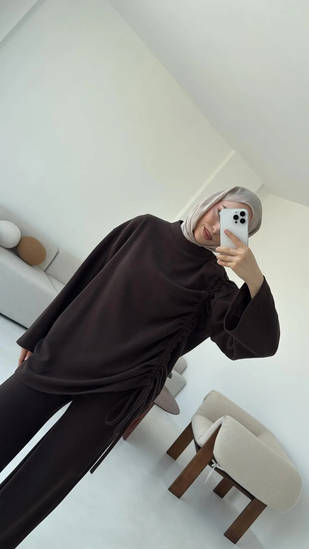 Bluzu Yandan Biyeli Takım Kahve - Görsel 2