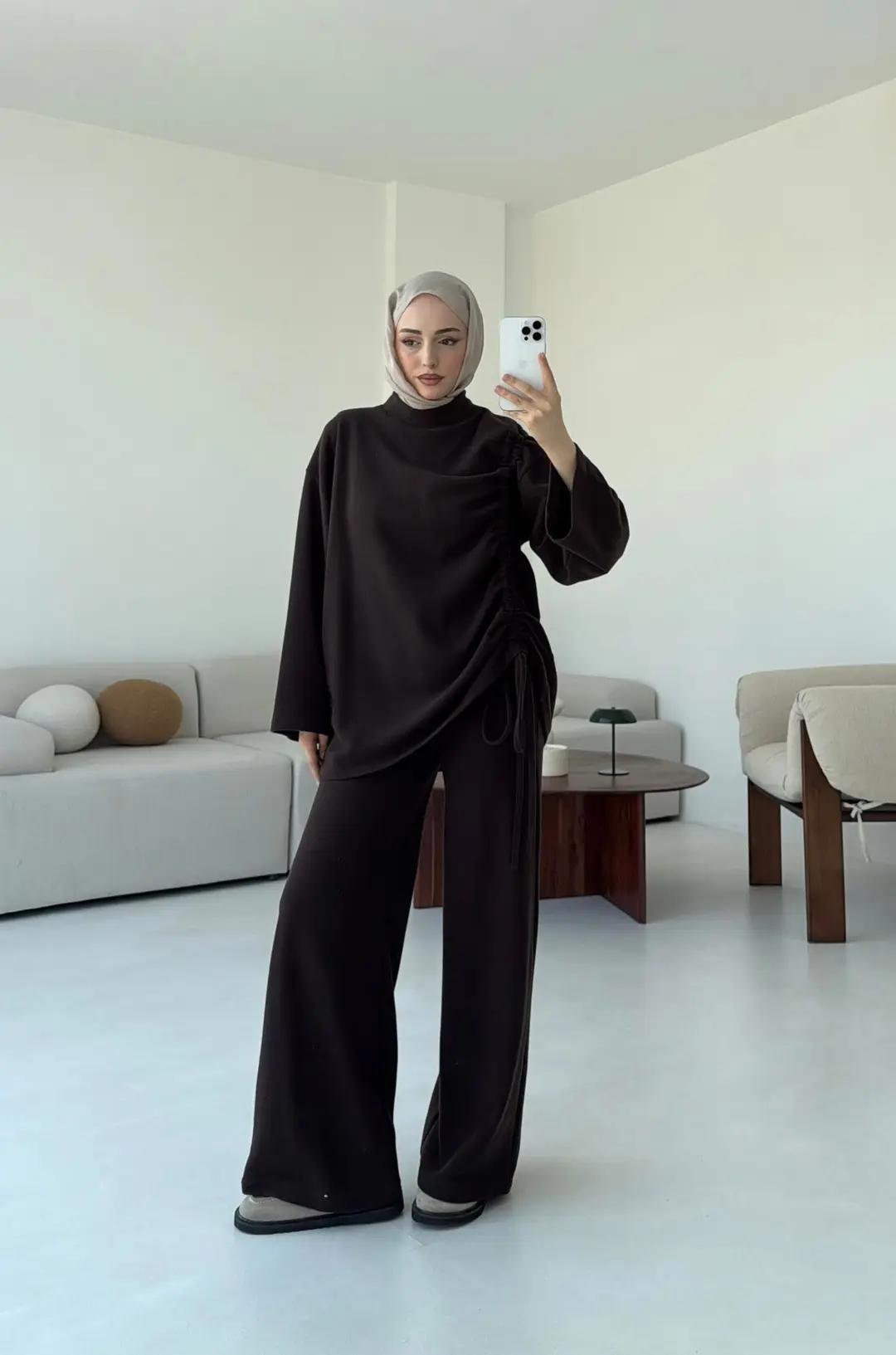 Bluzu Yandan Biyeli Takım Kahve - Görsel 4