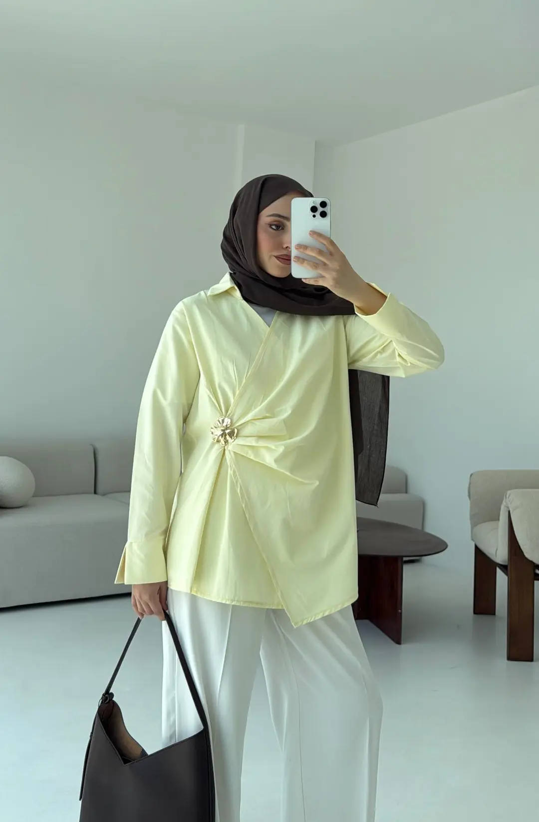 Broş Detaylı Tasarım Gömlek Sarı