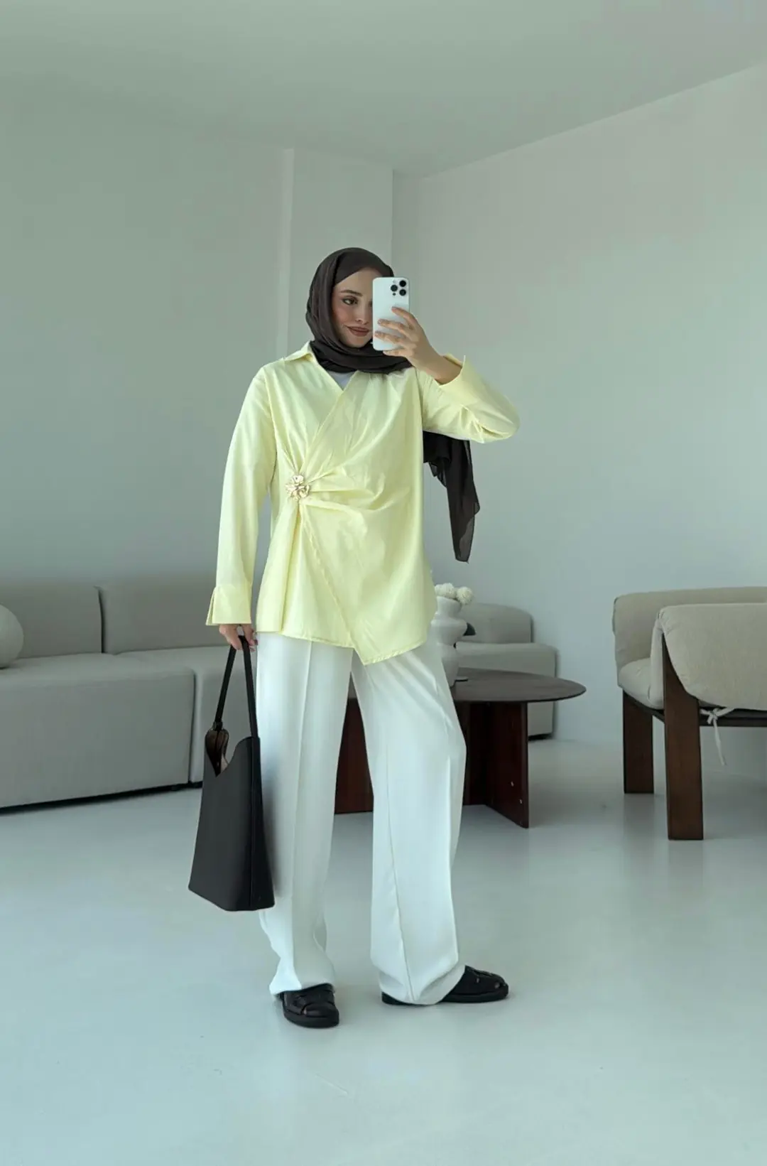 Broş Detaylı Tasarım Gömlek Sarı - Görsel 4