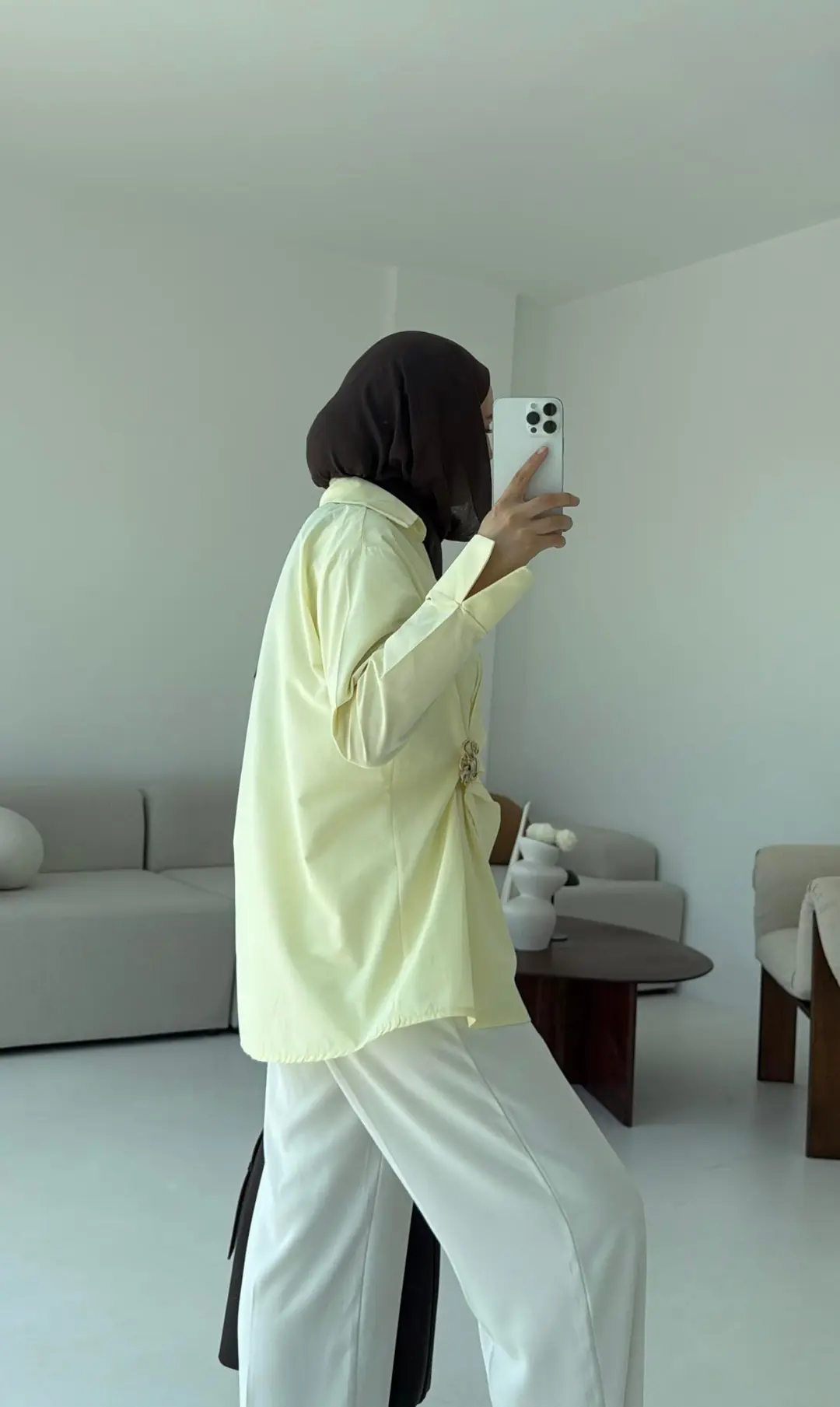 Broş Detaylı Tasarım Gömlek Sarı - Görsel 7