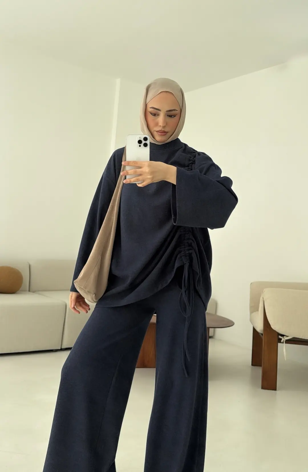 Bluzu Yandan Biyeli Takım Lacivert - Görsel 5