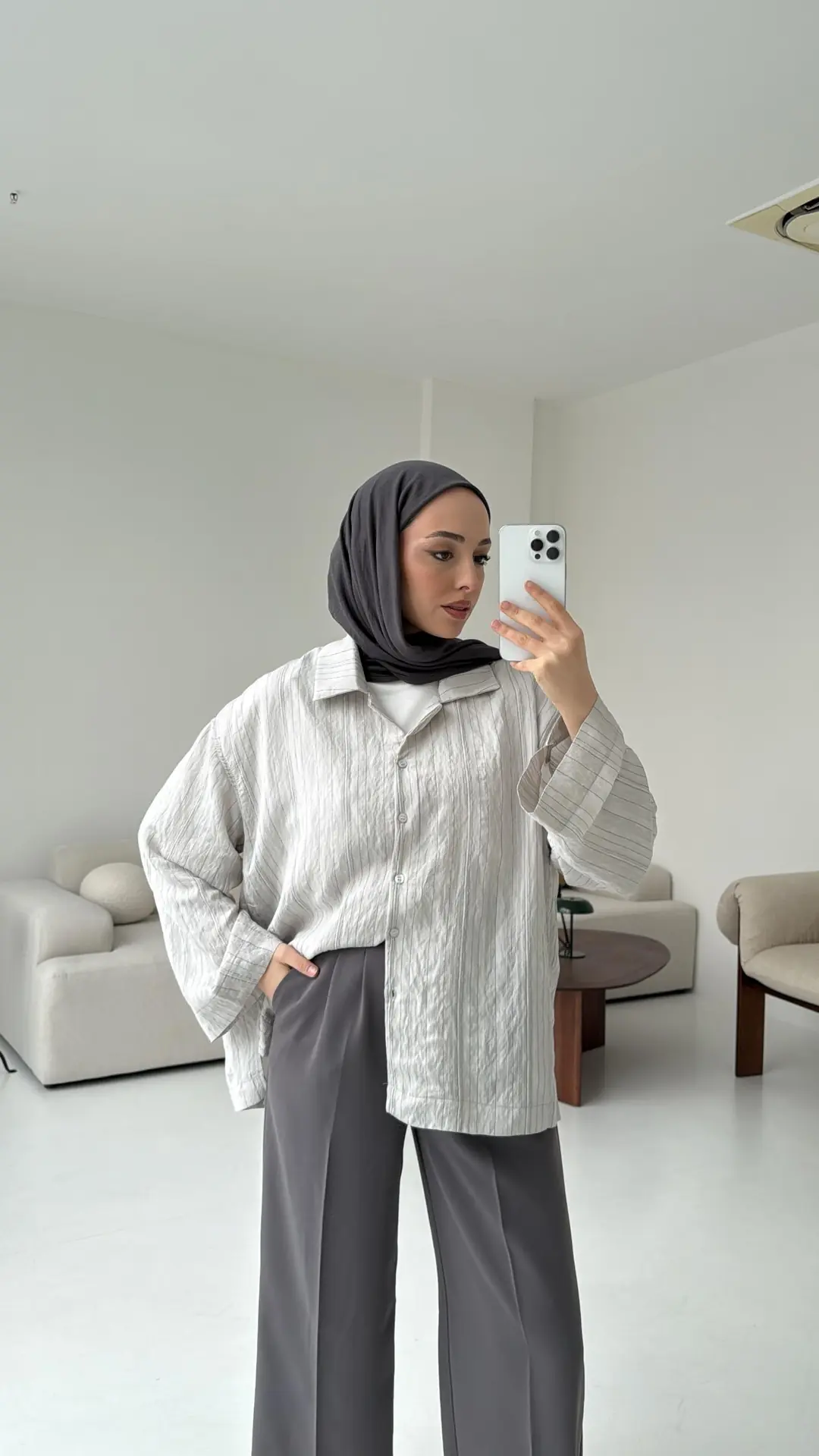 Çizgili Oversize Dökümlü Gömlek Taş - Görsel 2