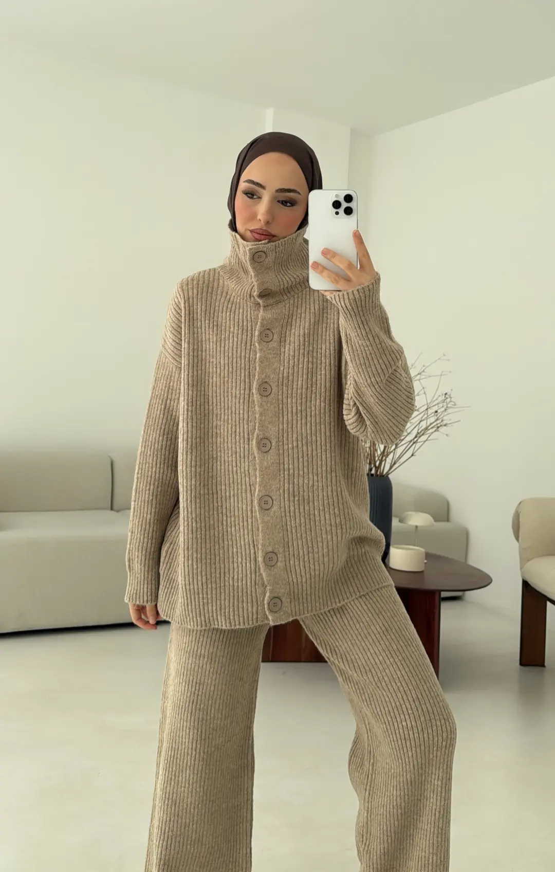 Dik Yaka Düğmeli Triko Takım Bej - Görsel 7