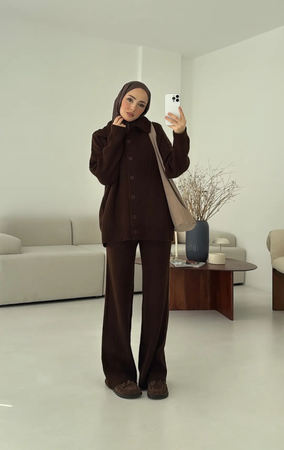 Dik Yaka Düğmeli Triko Takım Kahve