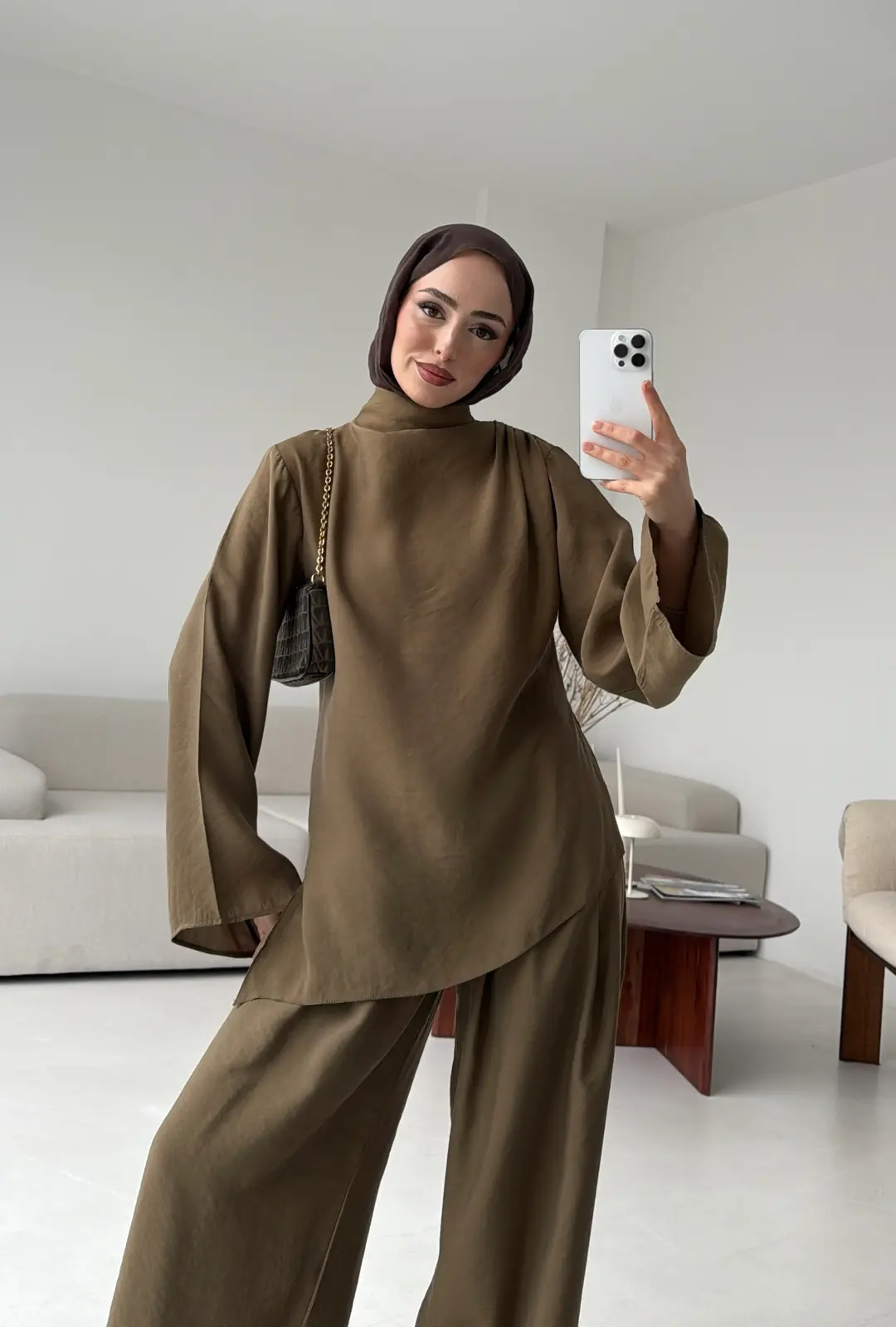 Drape Yaka Asimetrik Kesim Takım Olive - Görsel 2