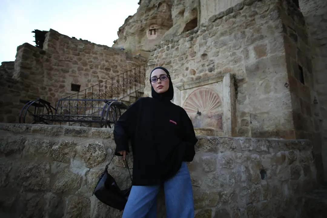 Etiket Baskılı Yazlık Sweatshirt Siyah - Görsel 6