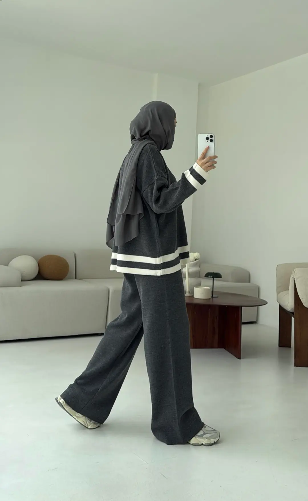 Gri/Ekru Çizgi Triko Takım - Görsel 4