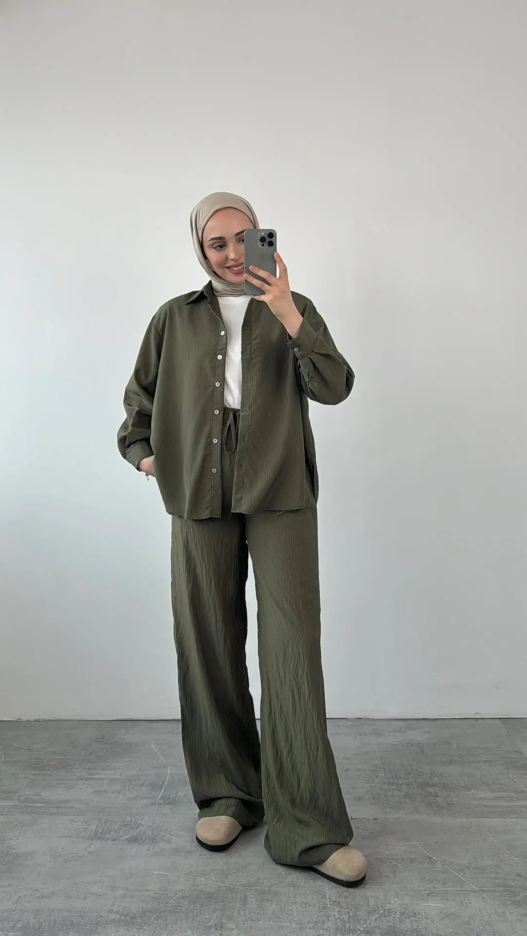 Haki İnce Lacivert Çizgili Takım