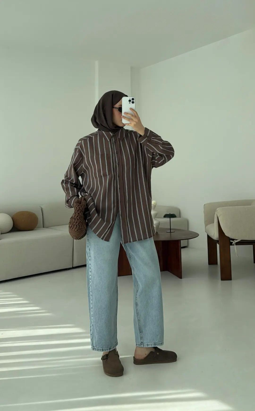 Kahve Çizgili Arkası Pile Detay Gömlek - Görsel 3