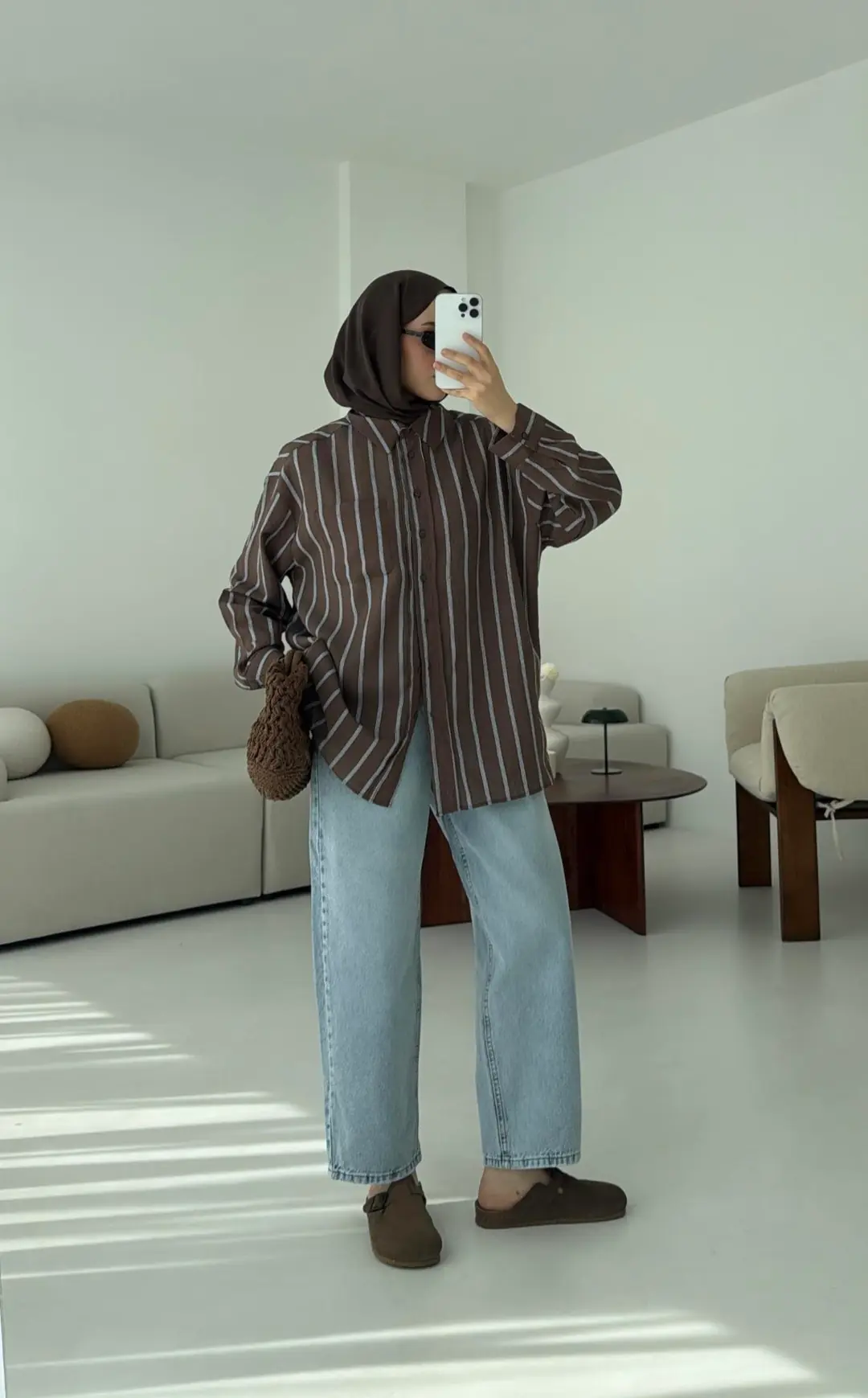 Kahve Çizgili Arkası Pile Detay Gömlek - Görsel 5