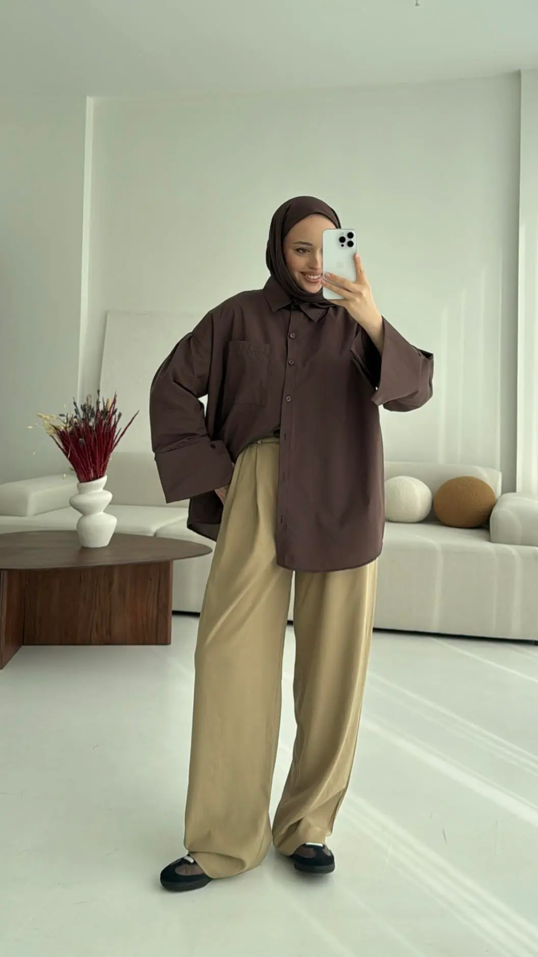 Kalın Manşetli Oversize Kahve Gömlek - Görsel 3