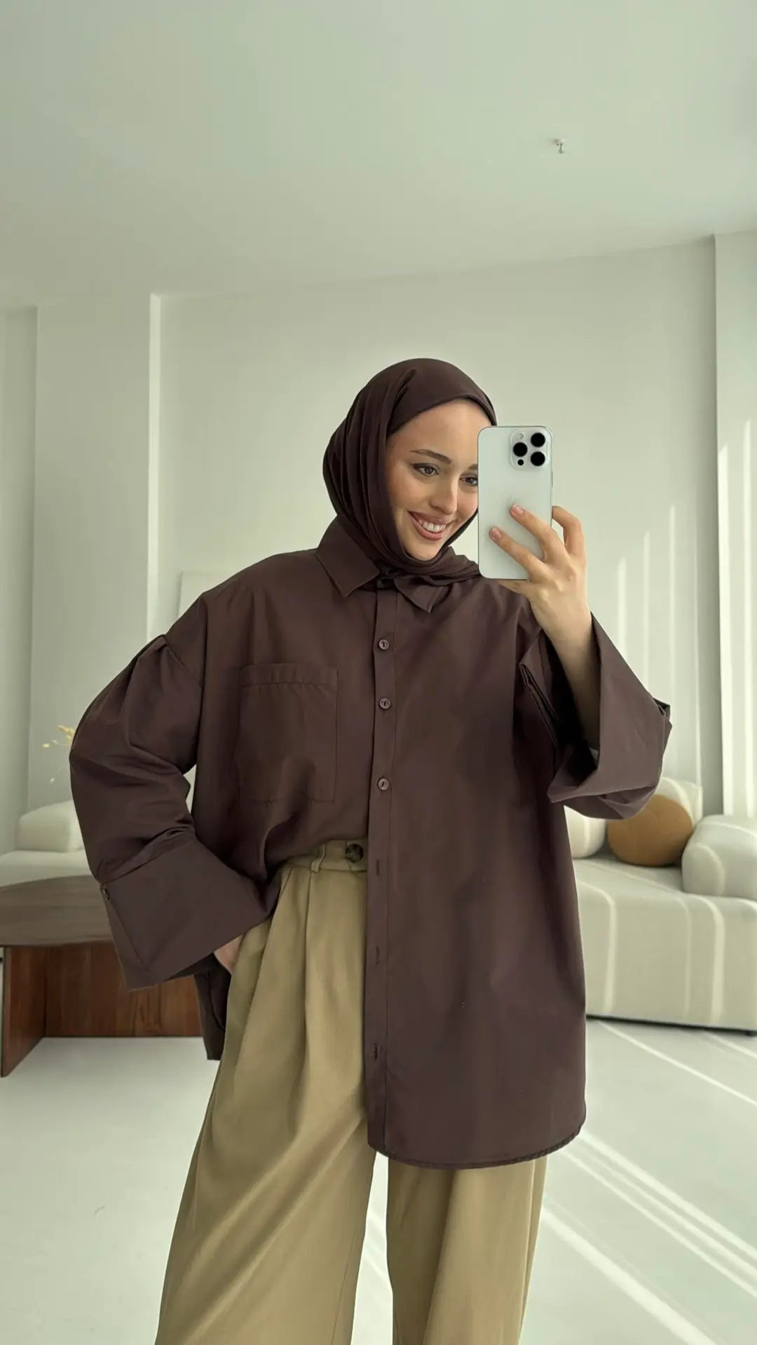 Kalın Manşetli Oversize Kahve Gömlek - Görsel 4