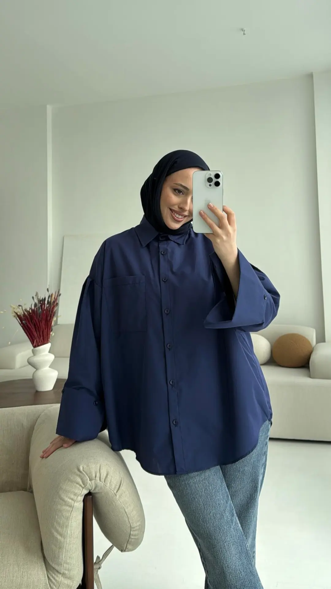 Kalın Manşetli Oversize Lacivert Gömlek - Görsel 5