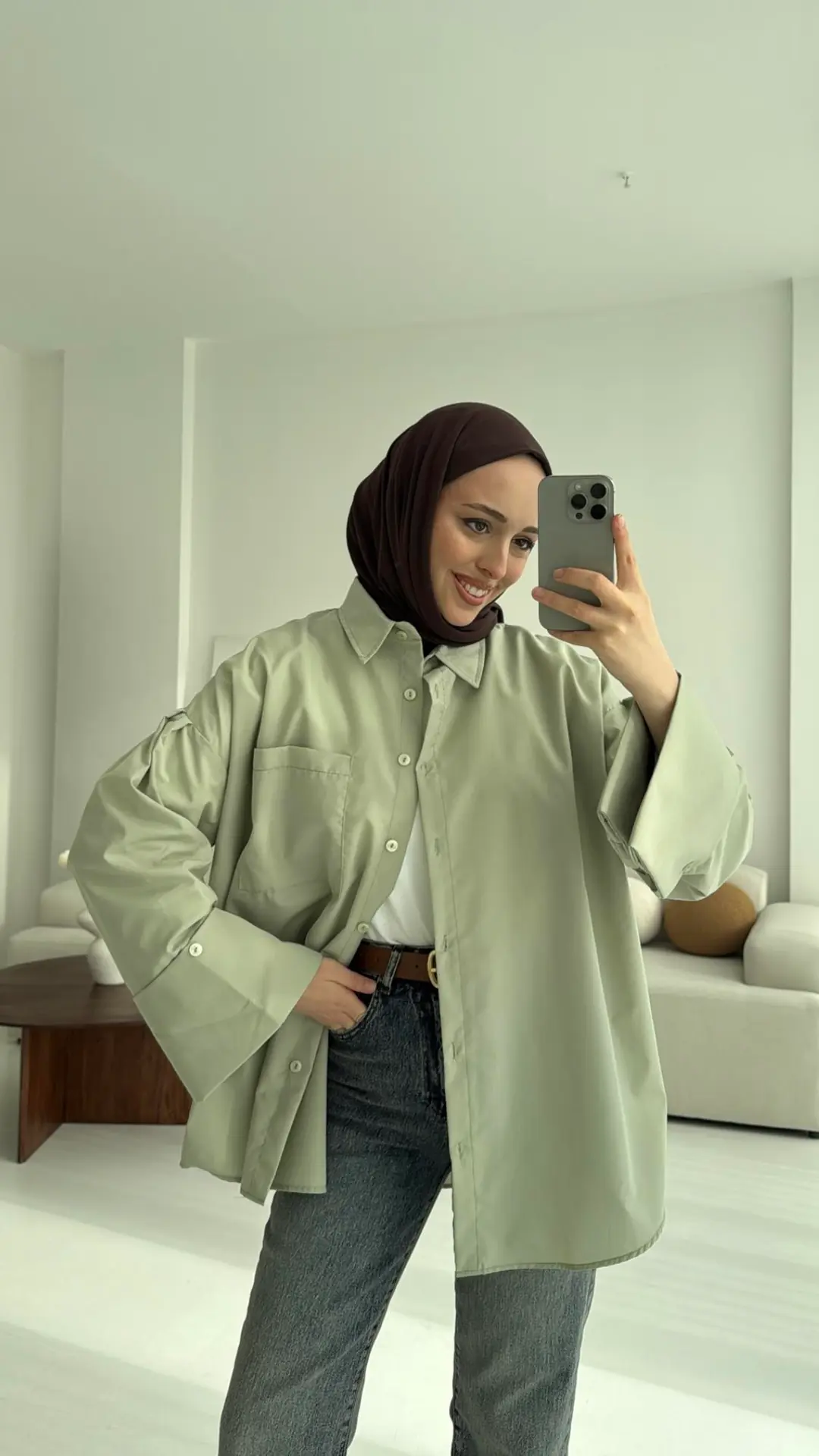 Kalın Manşetli Oversize Mint Gömlek - Görsel 2