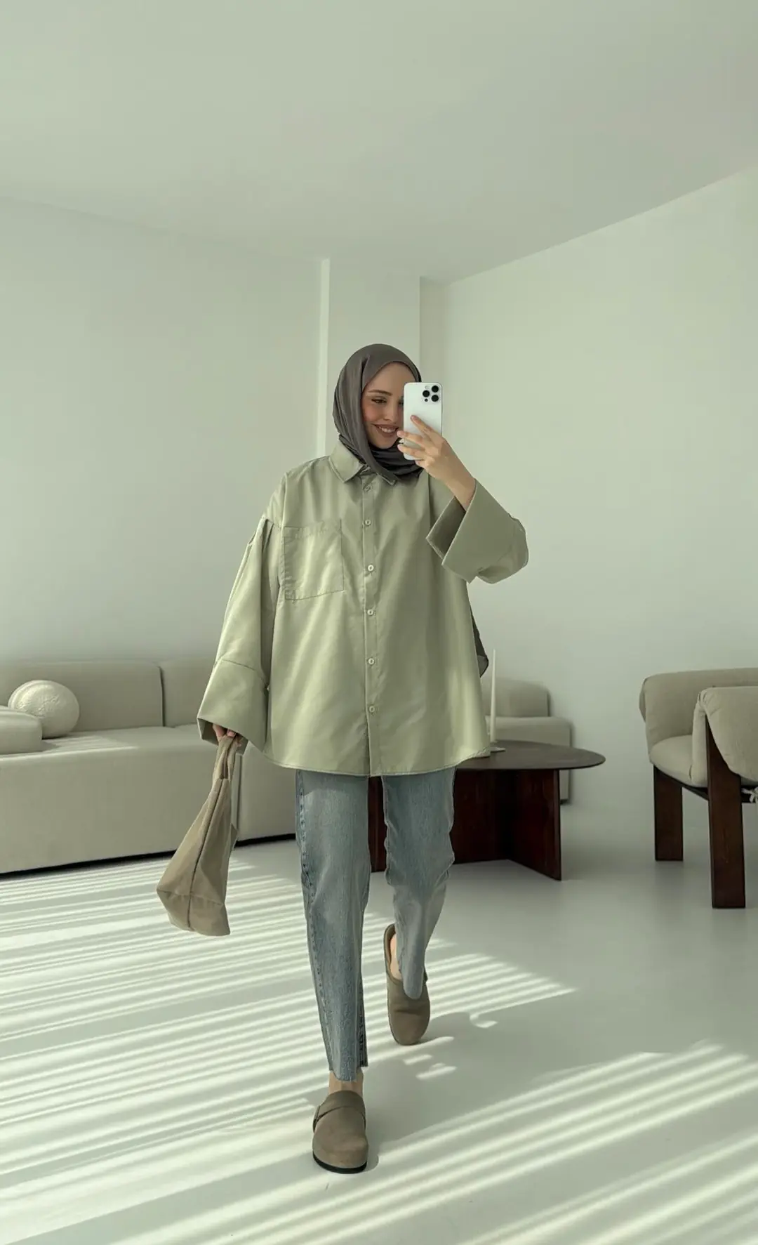 Kalın Manşetli Oversize Mint Gömlek - Görsel 3