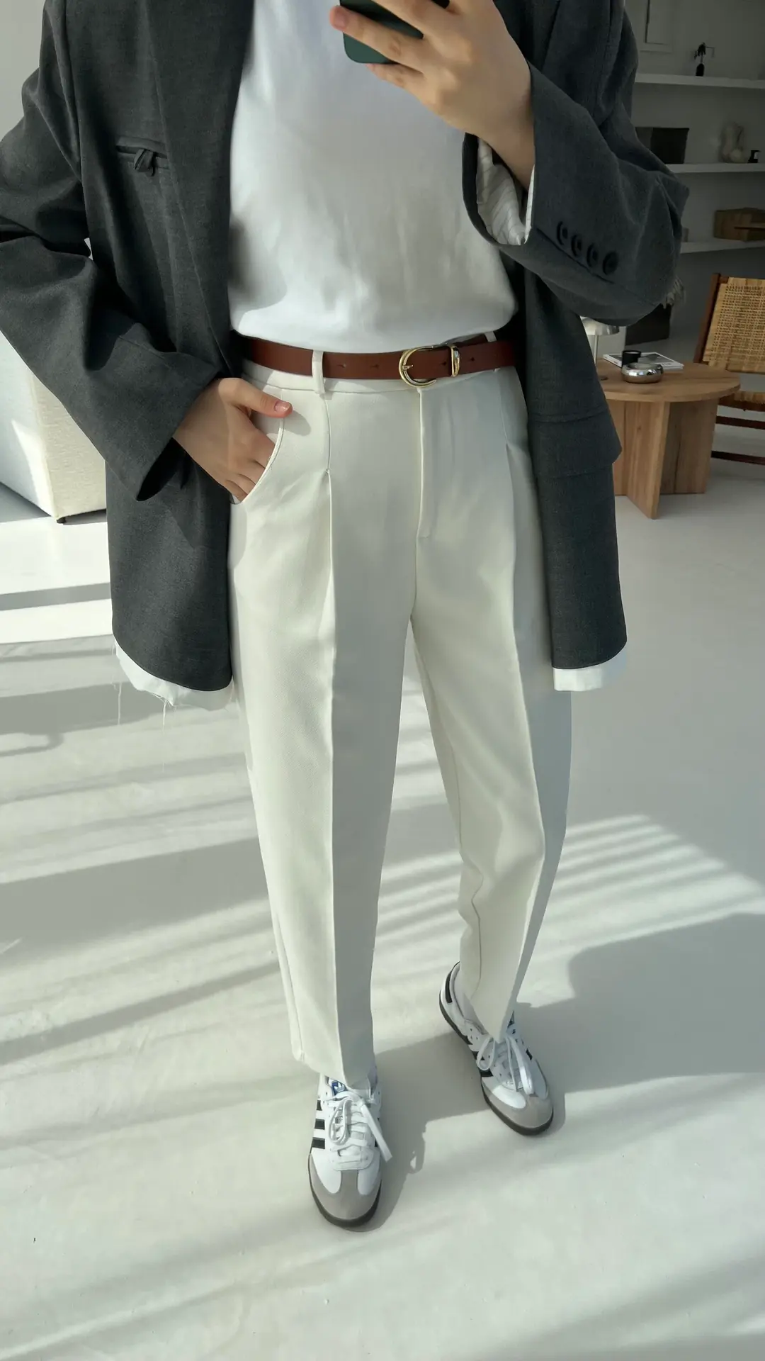 Kemerli Beyaz Pantolon - Görsel 2