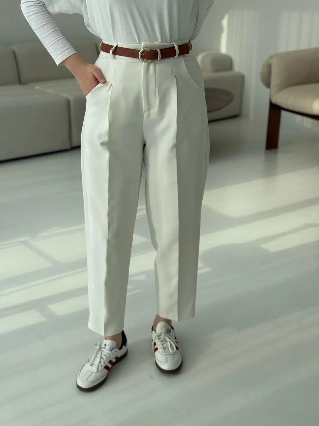 Kemerli Beyaz Pantolon - Görsel 2