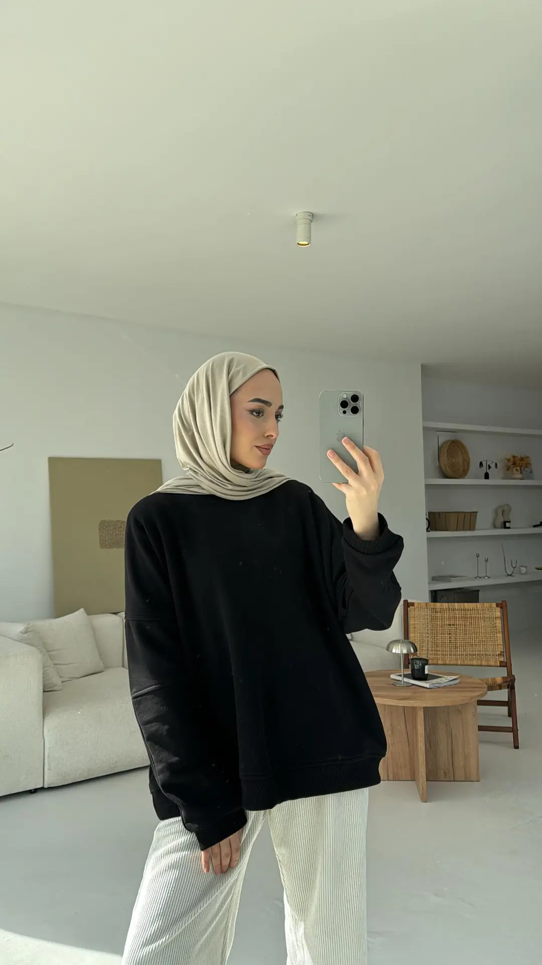 Kolları Dikiş Detaylı Oversize Sweatshirt Siyah - Görsel 2