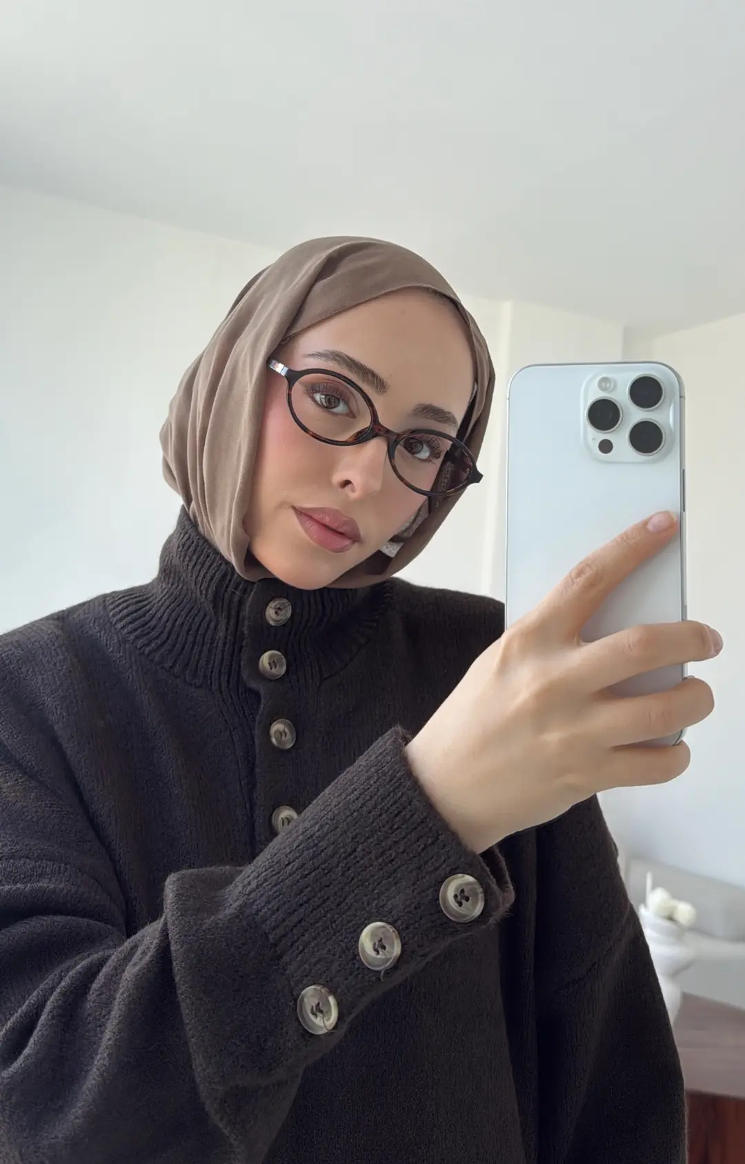 Kolları Düğme Detay Triko Kazak Acı Kahve - Görsel 2