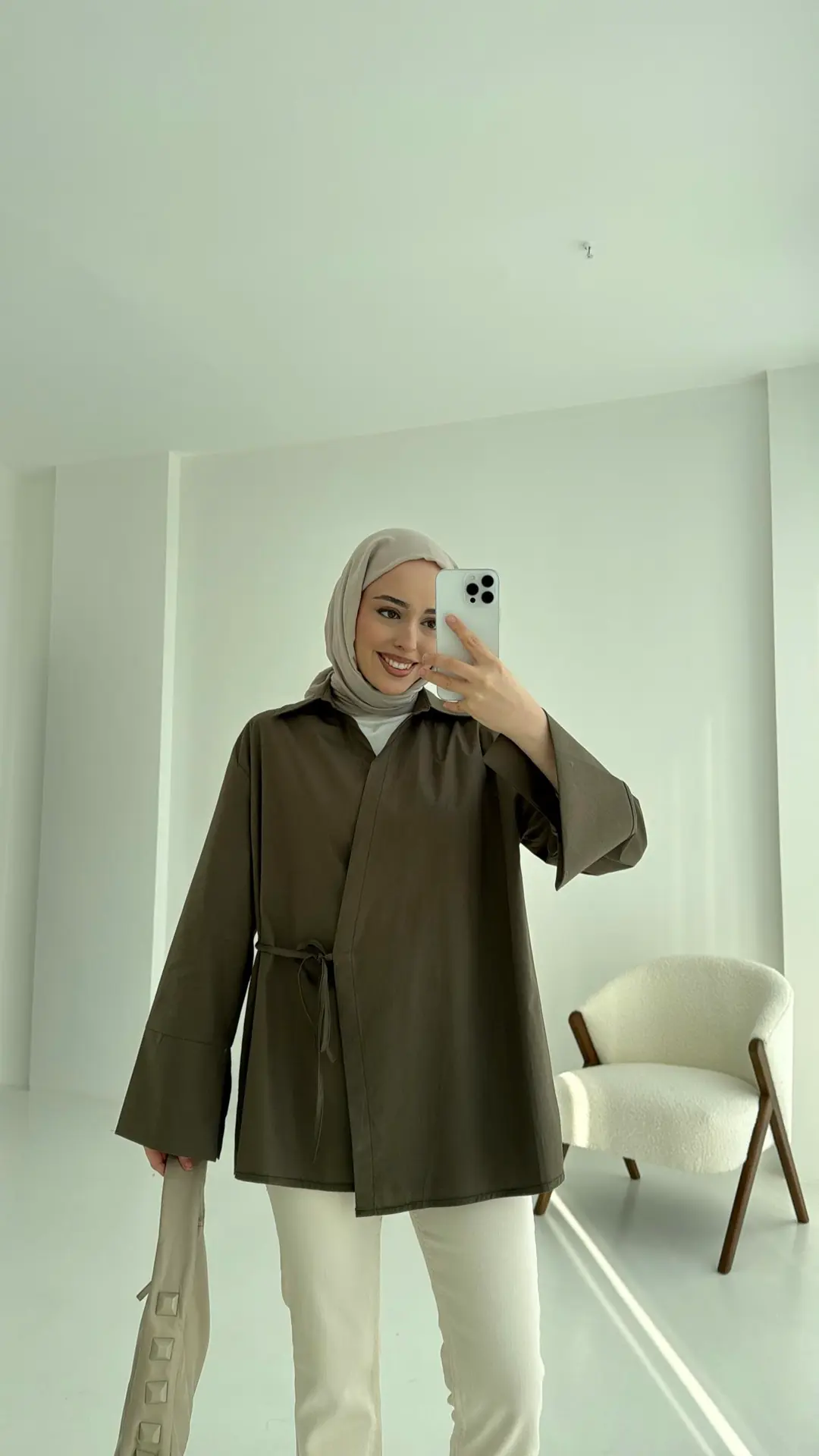 Kolları Yırtmaç Detay Yandan Bağlamalı Gömlek Haki - Görsel 3