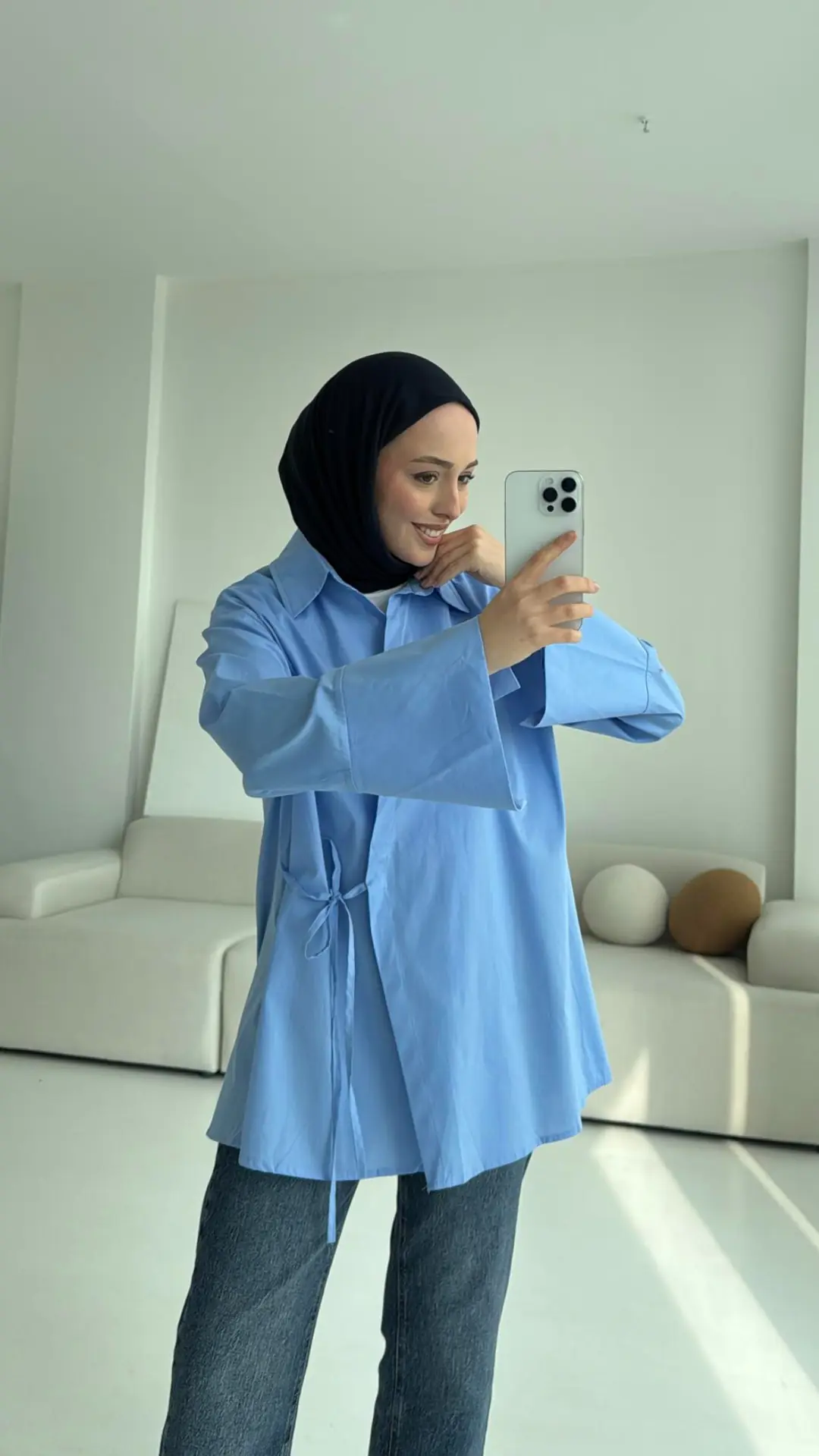 Kolları Yırtmaç Detay Yandan Bağlamalı Gömlek Mavi - Görsel 5