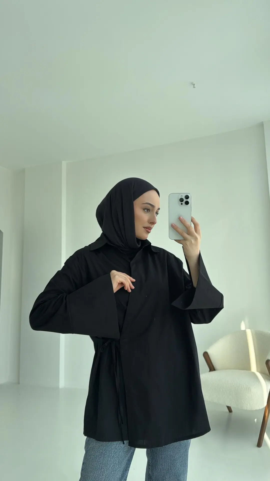 Kolları Yırtmaç Detay Yandan Bağlamalı Gömlek Siyah - Görsel 4