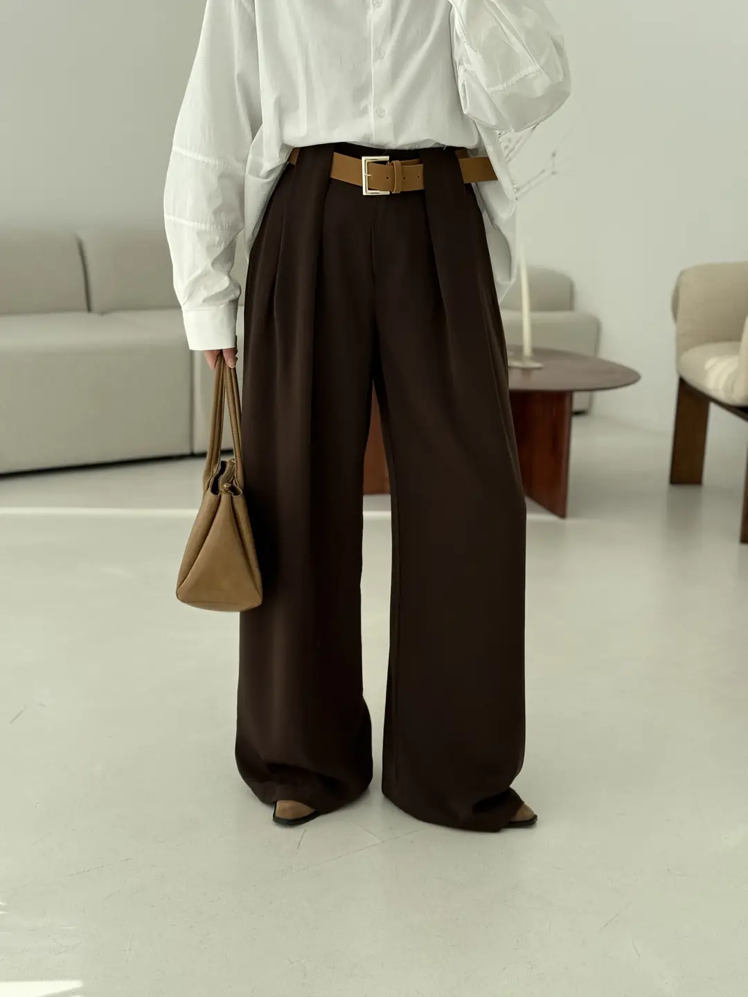 Köprü Detay Kemerli Pantolon Kahve