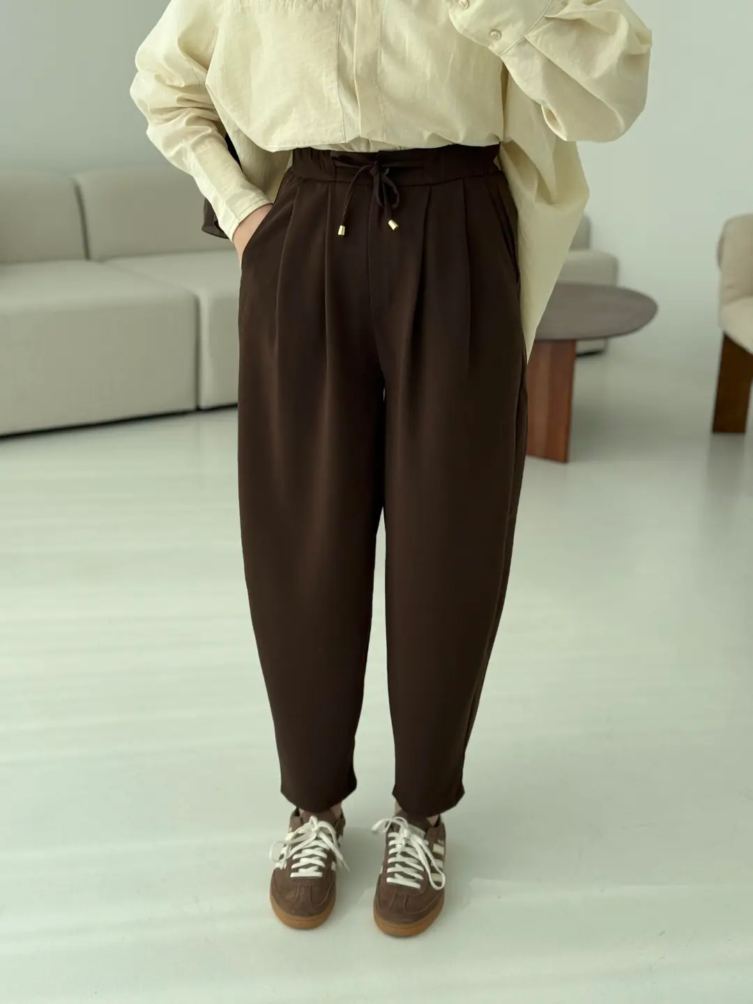 Krep Beli Lastikli Pantolon