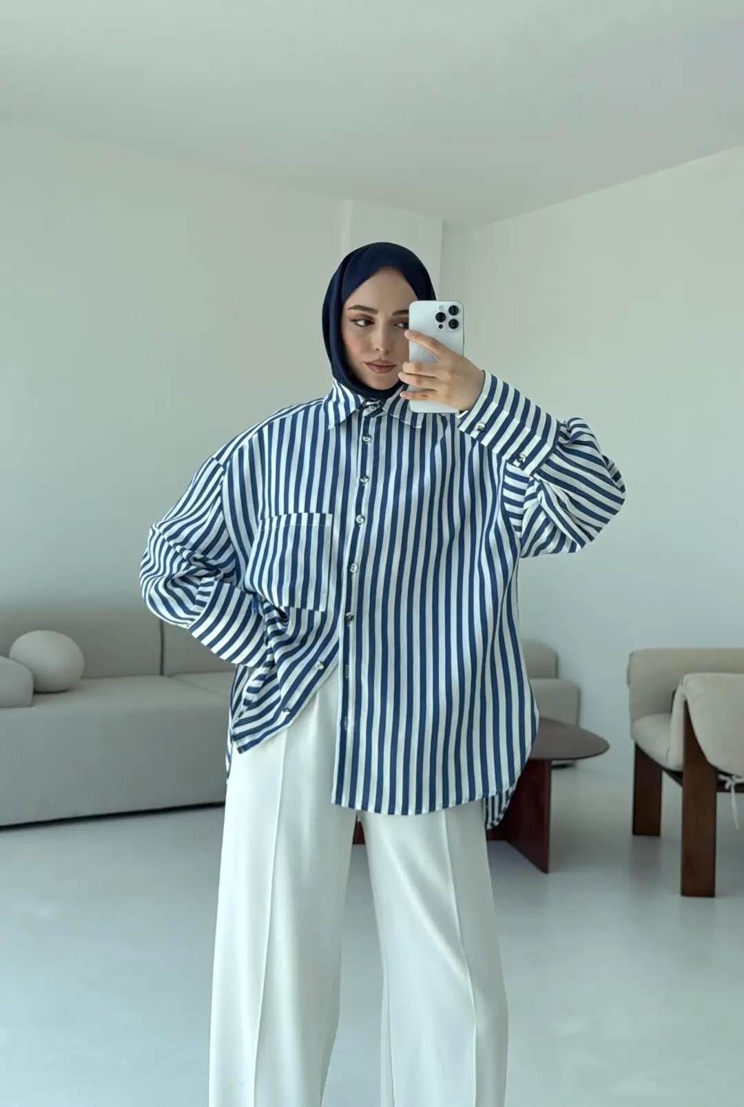 Lacivert Beyaz Çizgili Gömlek