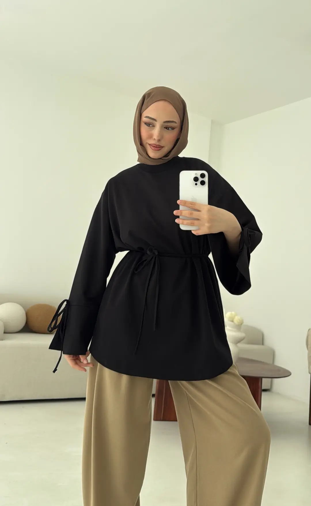 Manşeti Yırtmaçlı Sweat Siyah - Görsel 4