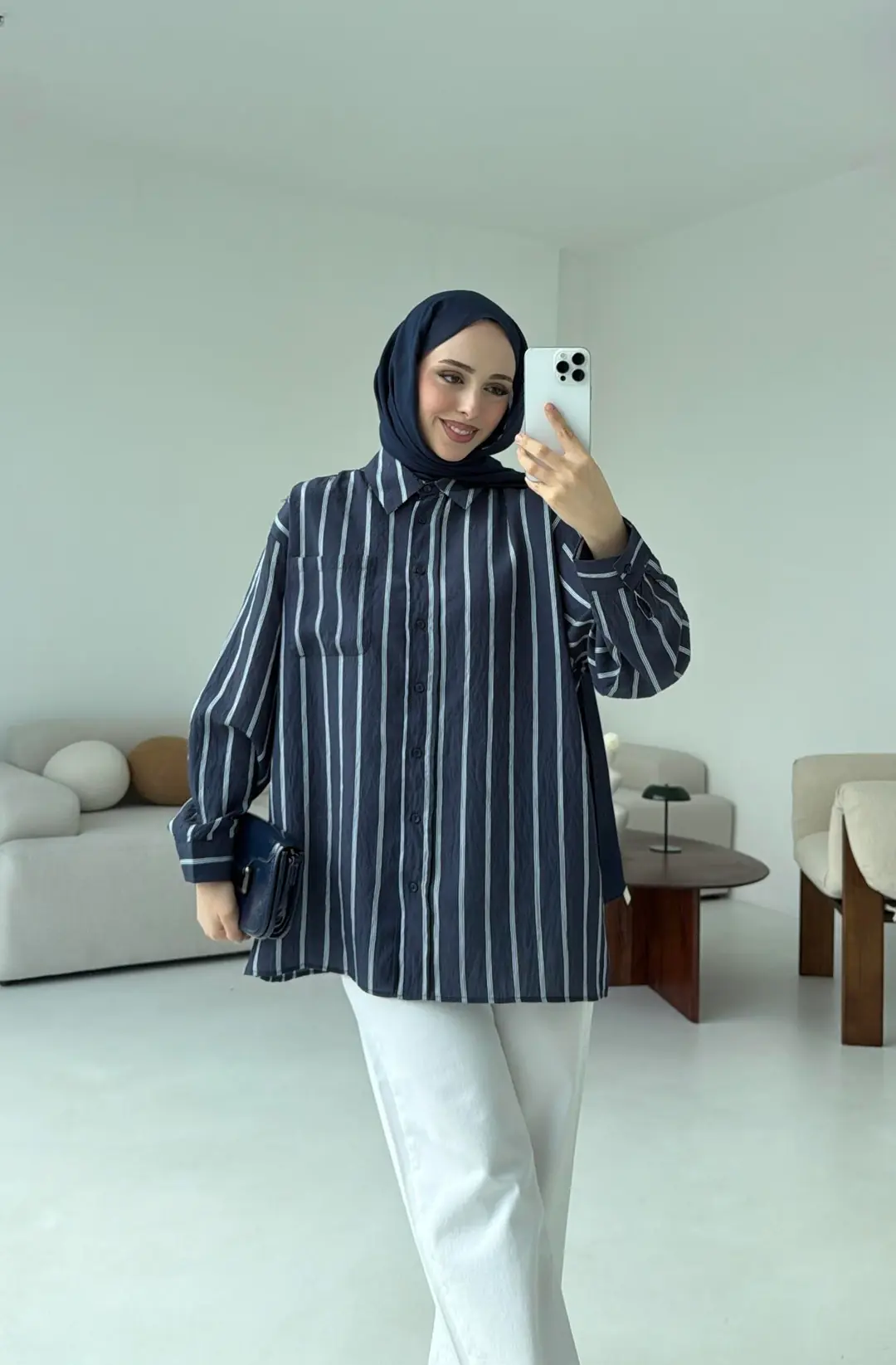 Mavi Çizgili Arkası Pile Detay Gömlek - Görsel 4