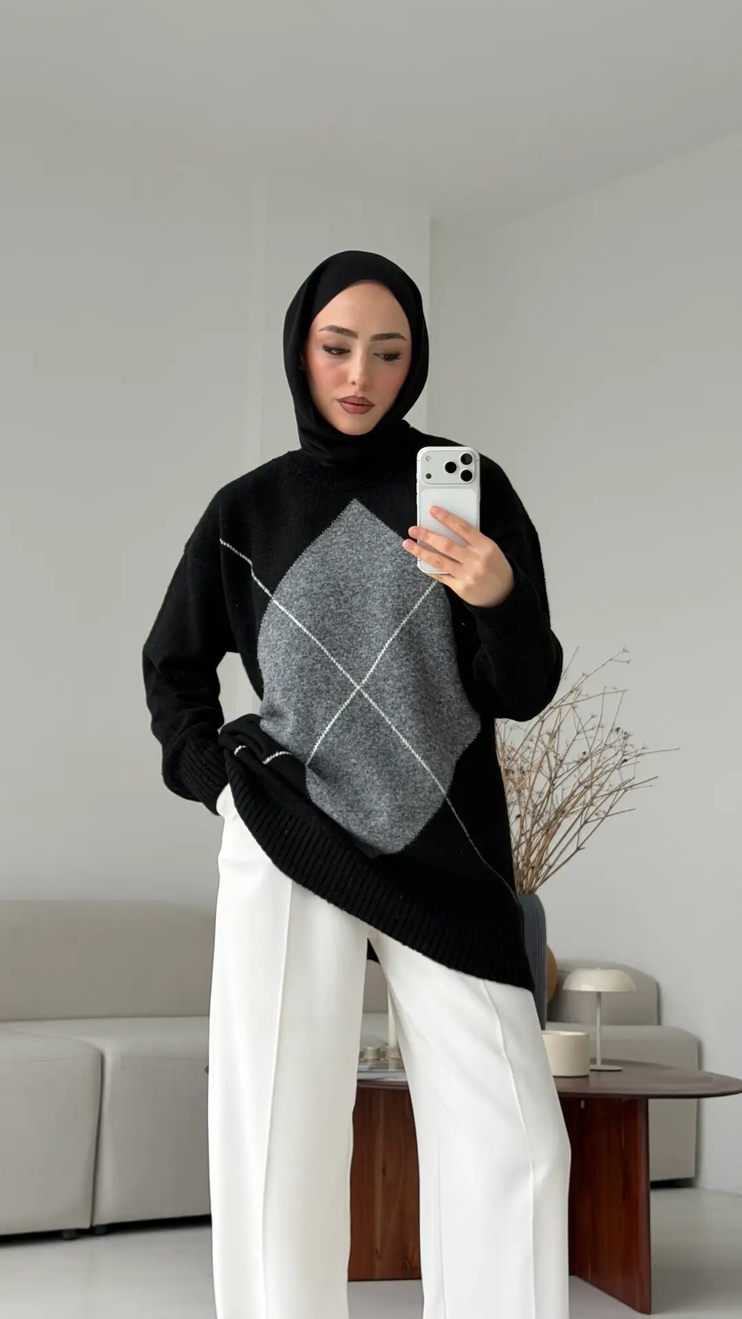 Önü Desenli Kazak Siyah