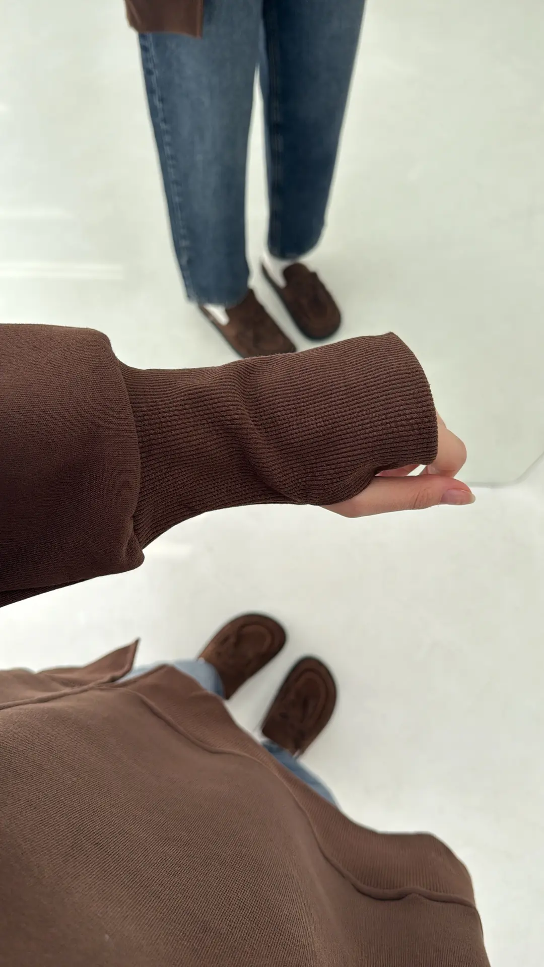 Parmak Geçmeli Asimetri Kesim Sweat Kahve - Görsel 4