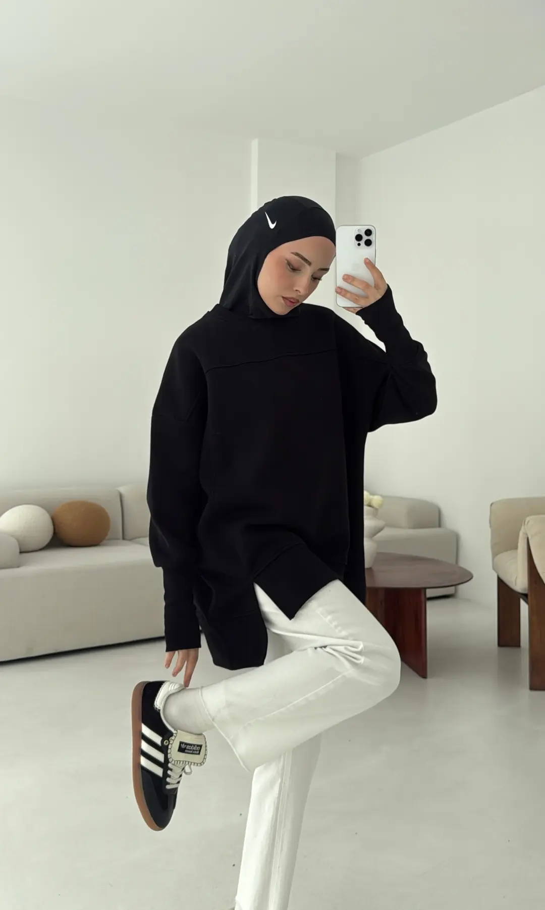 Parmak Geçmeli Asimetri Kesim Sweat Siyah