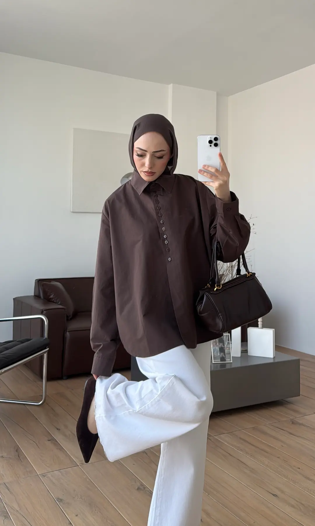 Poplin Sık Düğmeli Gömlek Kahve - Görsel 3