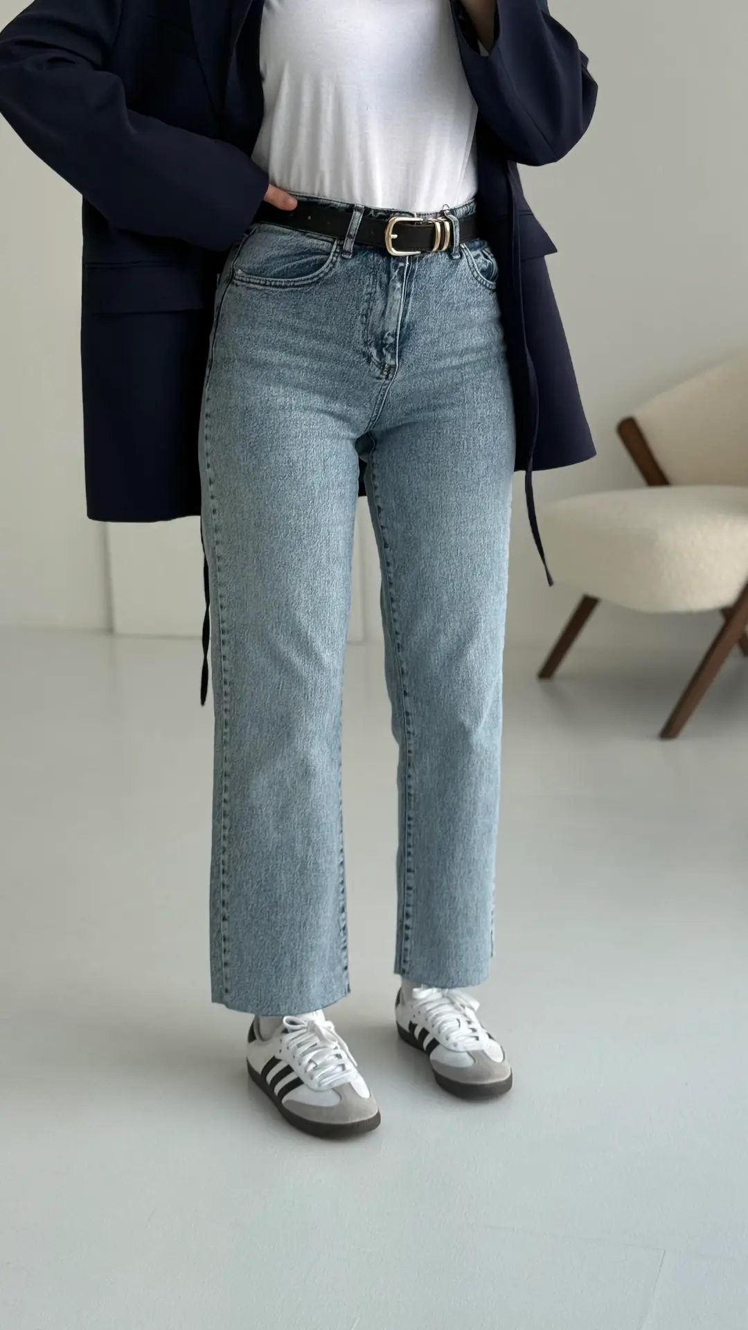 Premium Paçası Kesik Jean Siyah Kemerli 045