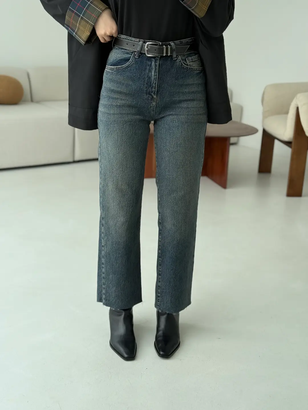 Premium Paçası Kesik Jean Siyah Kemerli 102