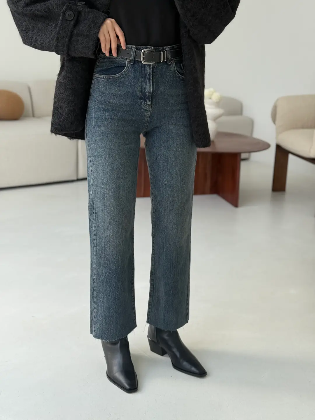 Premium Paçası Kesik Jean Siyah Kemerli 102