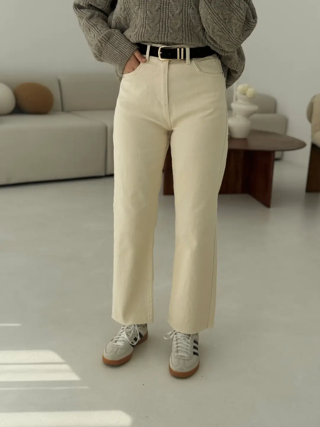 Premium Paçası Kesik Kemerli Bej Jean - Görsel 3