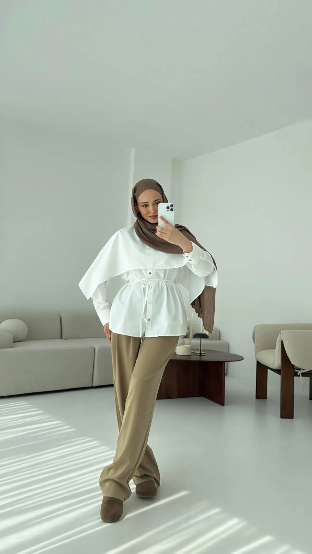 Seyyar Pelerinli Gömlek Beyaz - Görsel 2