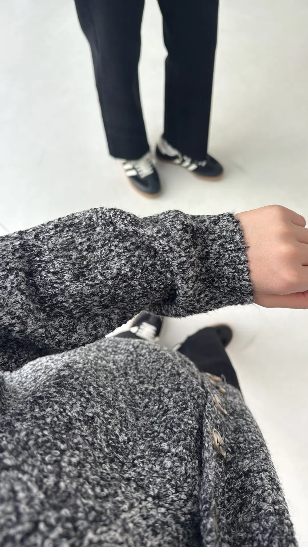 Siyah Benekli Hırka - Görsel 2