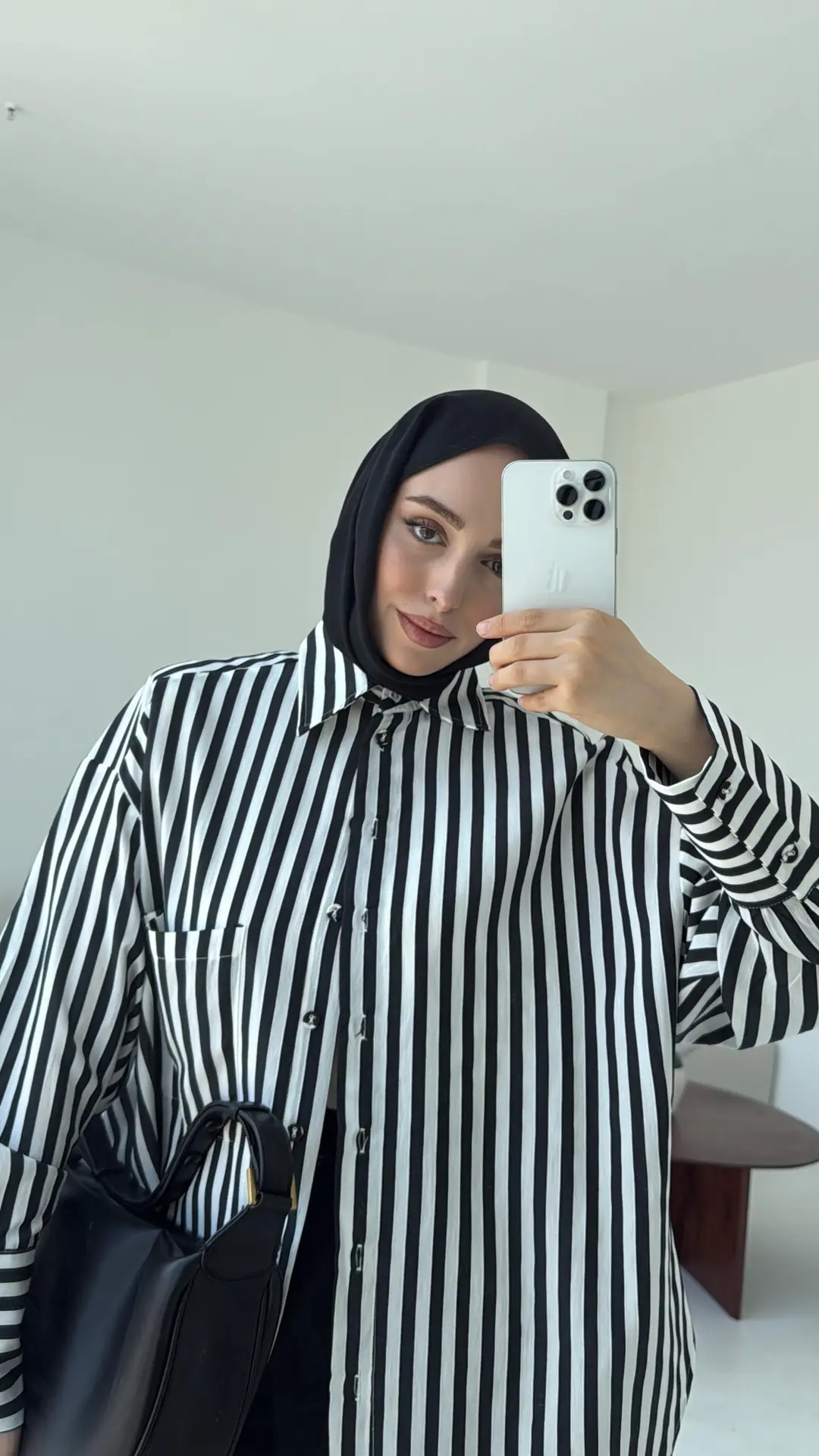 Siyah Beyaz Çizgili Gömlek - Görsel 6