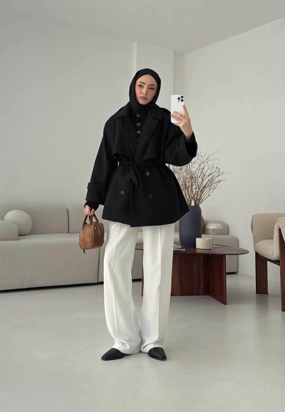 Siyah Düğmeli Kol Manşetli Kaşe Kaban - Görsel 4