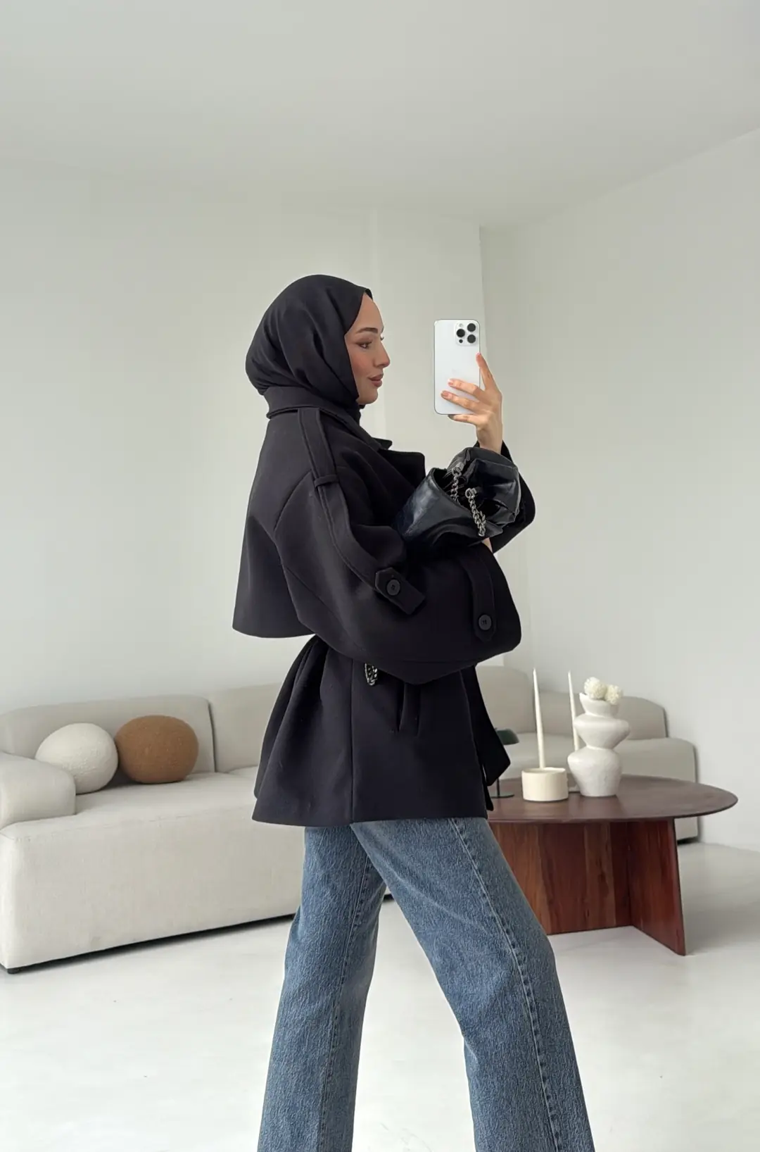 Siyah Düğmeli Kol Manşetli Kaşe Kaban - Görsel 2