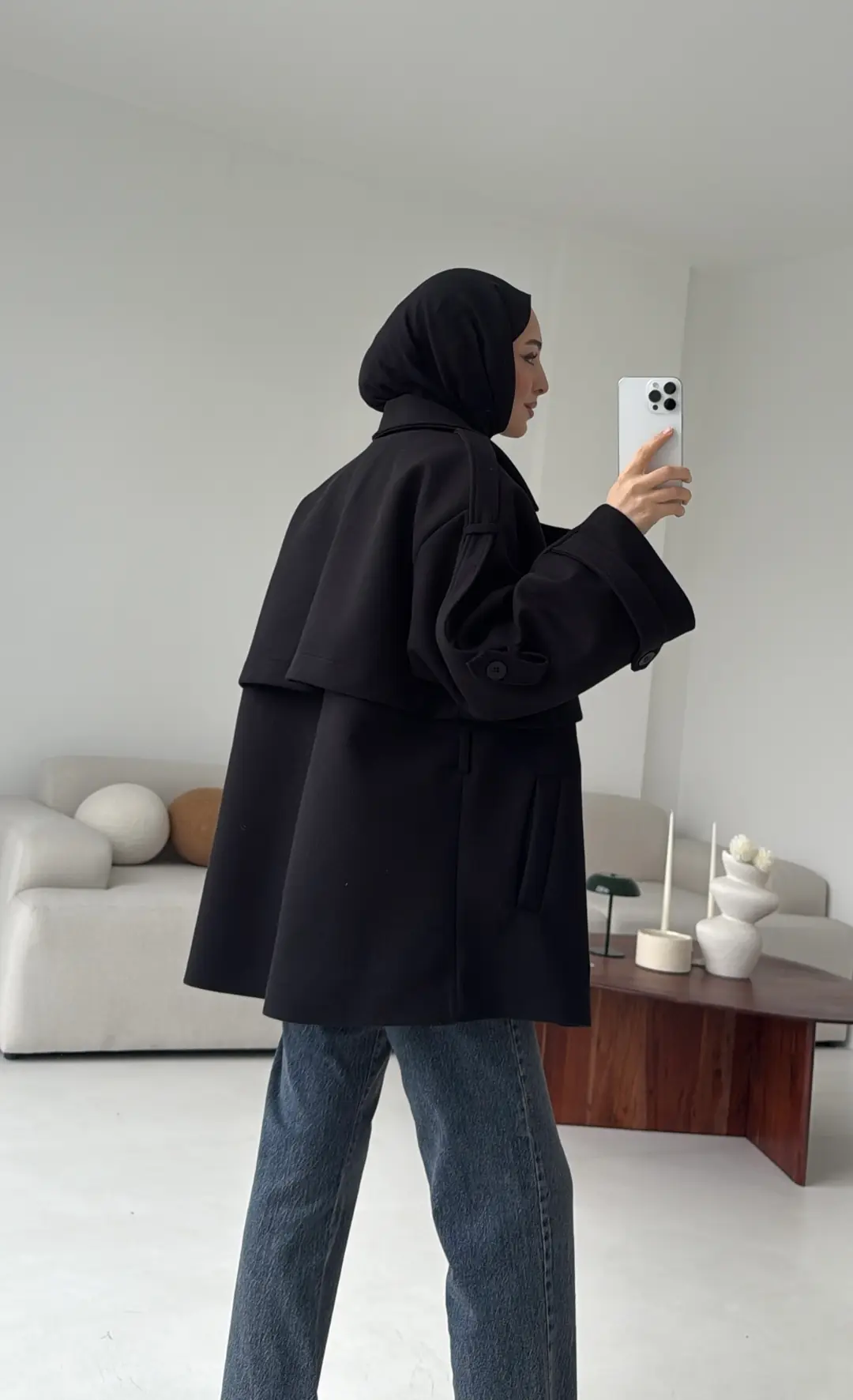 Siyah Düğmeli Kol Manşetli Kaşe Kaban - Görsel 4