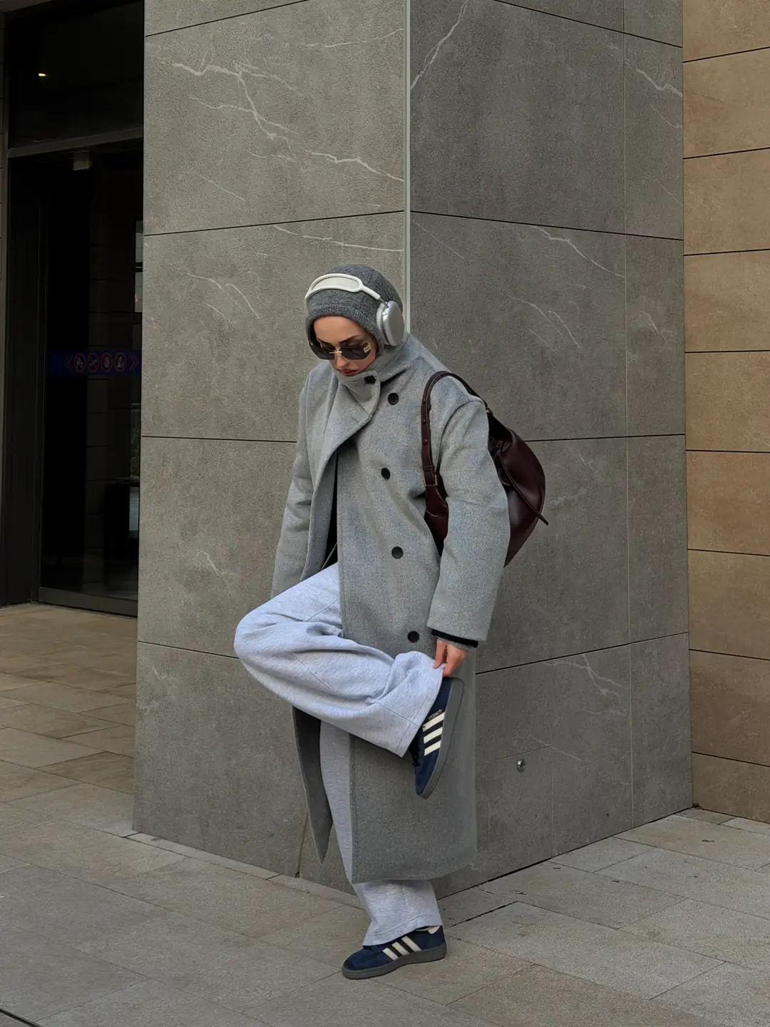 Siyah Düğmeli Yakalı Kaban Gri - Görsel 4