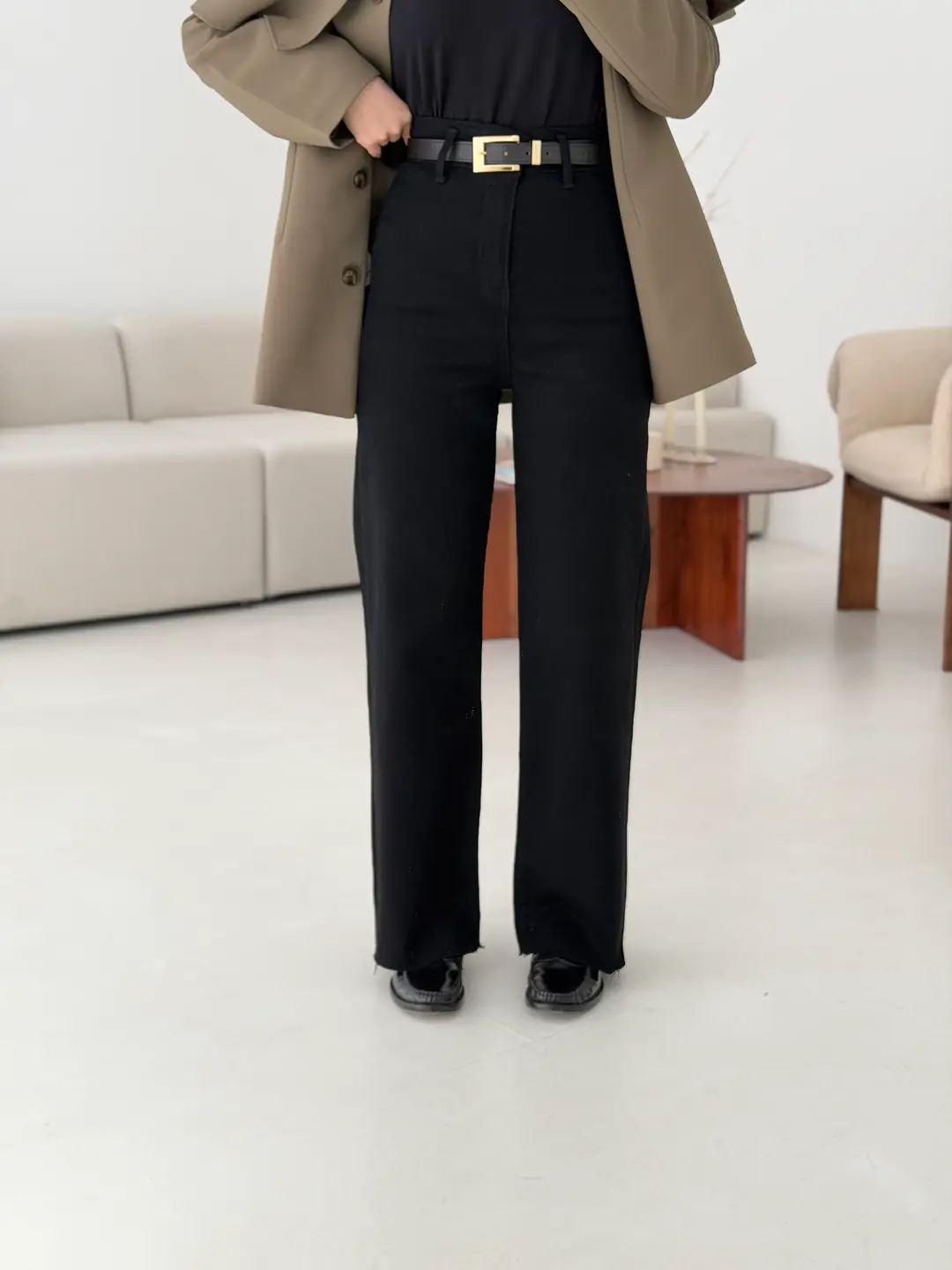 Siyah Kemerli Likralı Tam Boy Jean